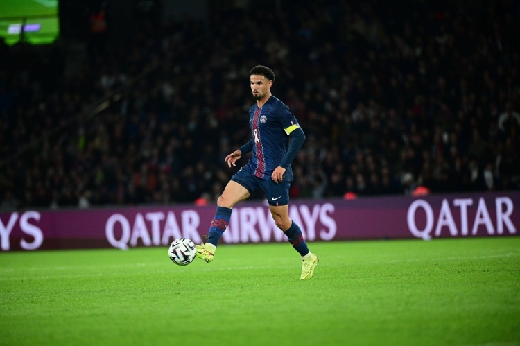 世界杯高清比赛观看-扎伊尔·埃梅里:很享受在巴黎踢球的感觉,我的跑动对抗仍需提高