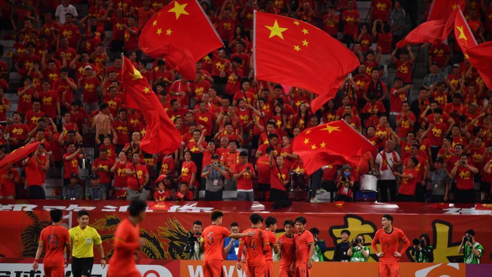 世界杯官方app下载入口-远离造神陷阱，央媒评U23男足进决赛，释放3大信号，风向又变了